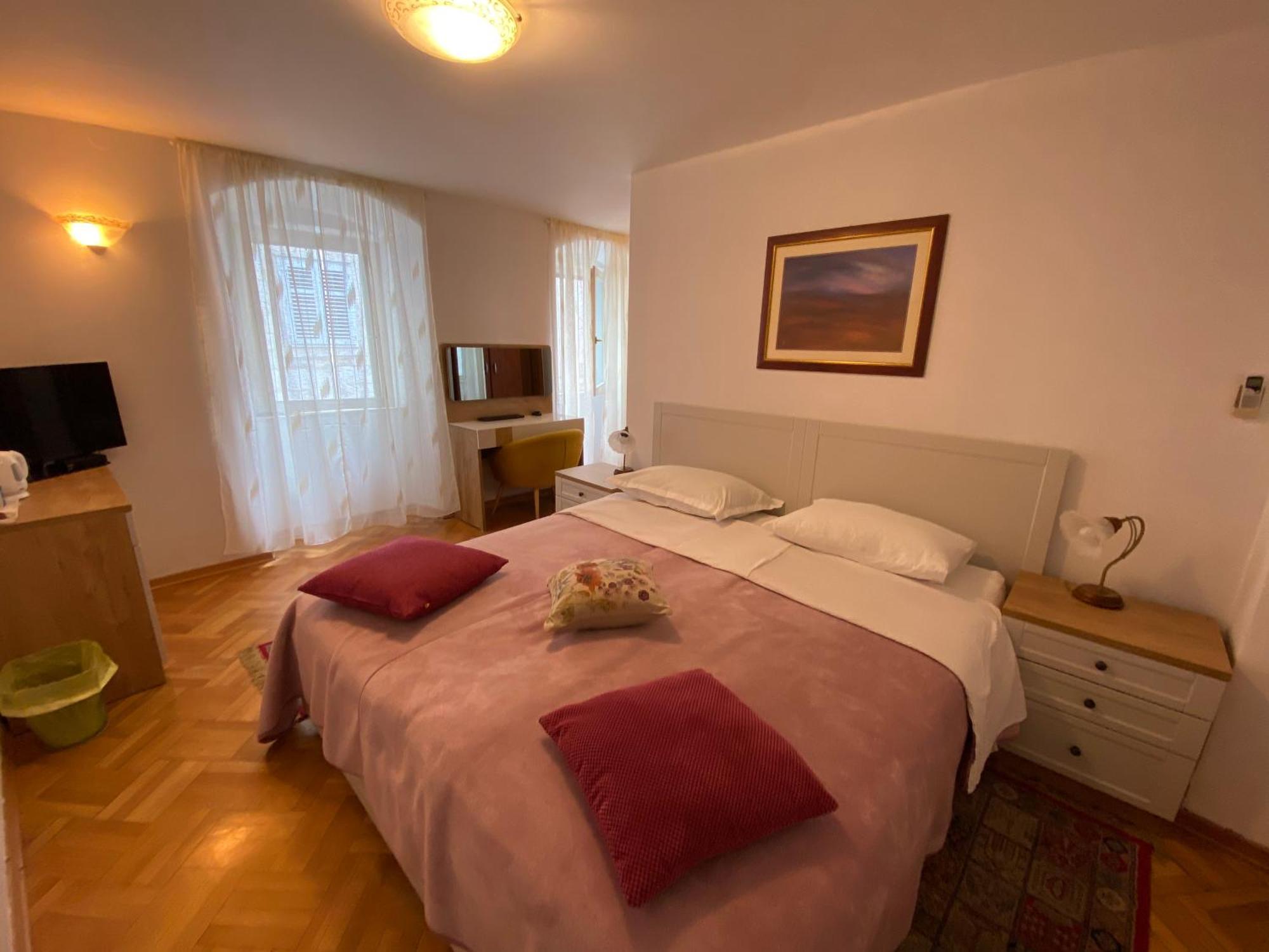 Rooms Base سبليت المظهر الخارجي الصورة