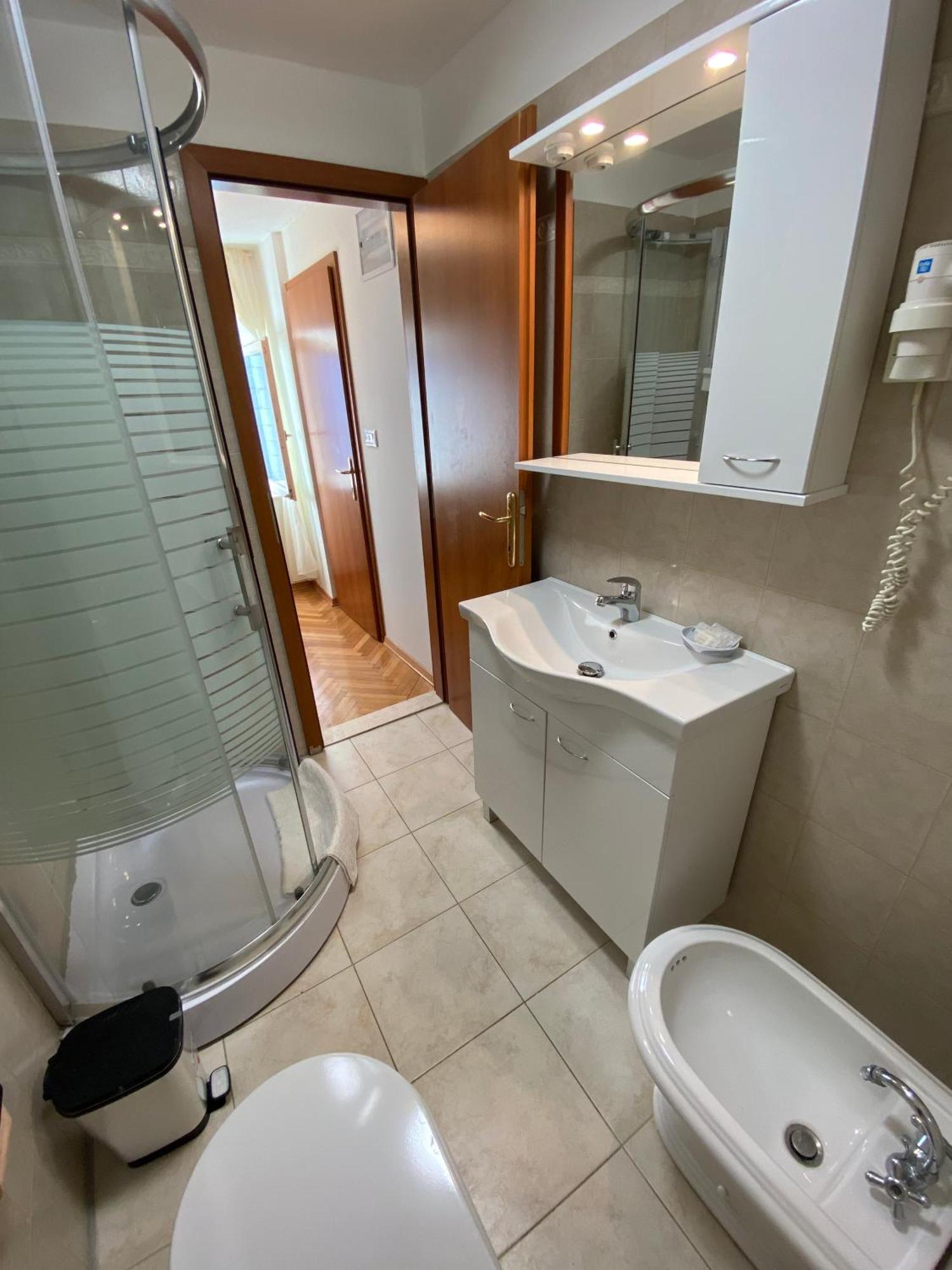 Rooms Base سبليت المظهر الخارجي الصورة
